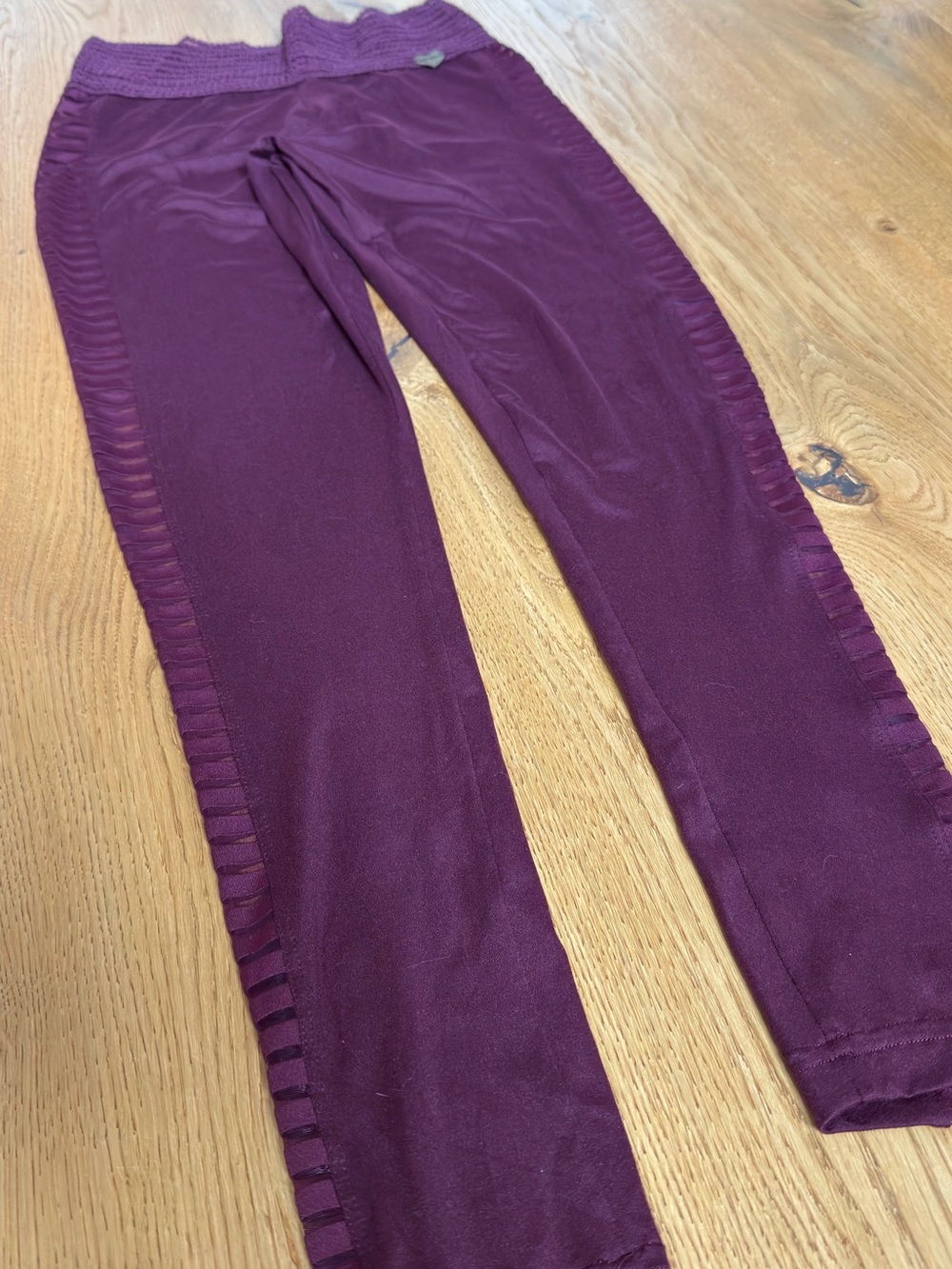 CuteBooty mesh Leggings in Deep Plum